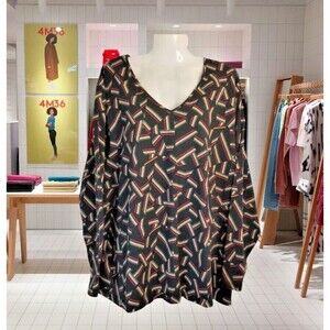 Ulla Popken Women's Tunic Top Size 28/30 Geometric Design V-Neck Long Sleeve